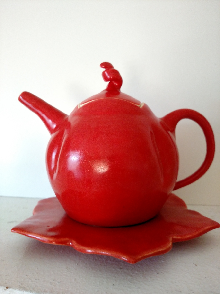 nov aom red kettle