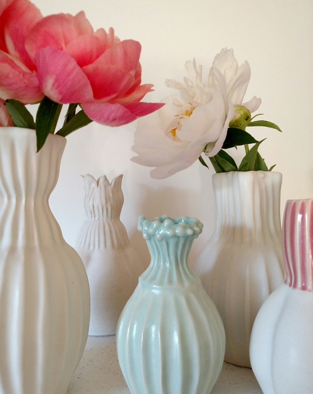 nov aom vases1