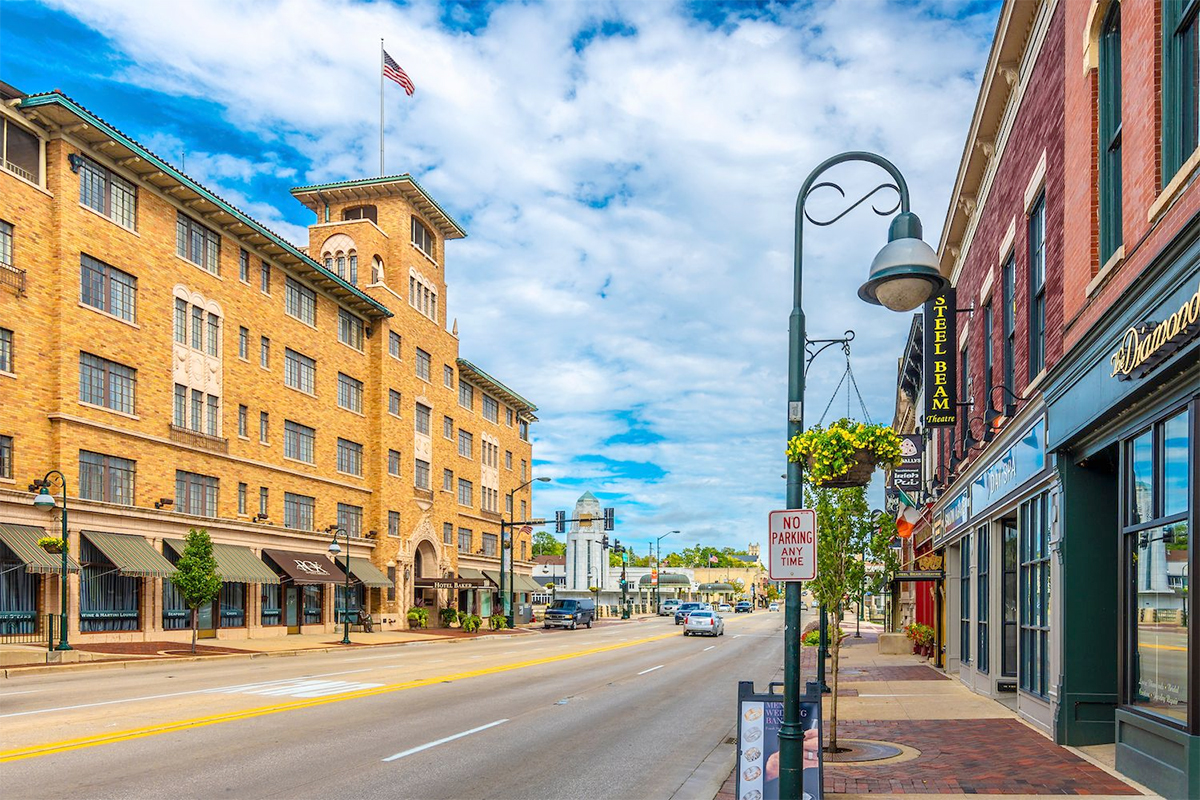 A street in historic downtown St. Charles, IL